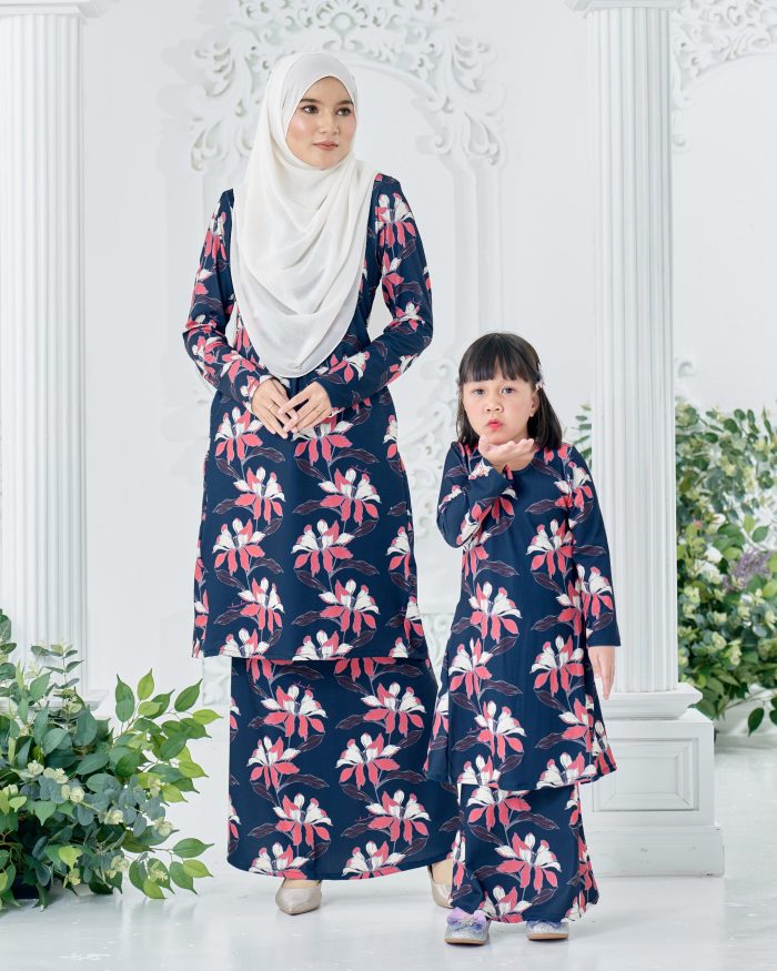 Baju Kurung Pahang Laura Printed Kids 8.0 - Statice Yale - Image 4