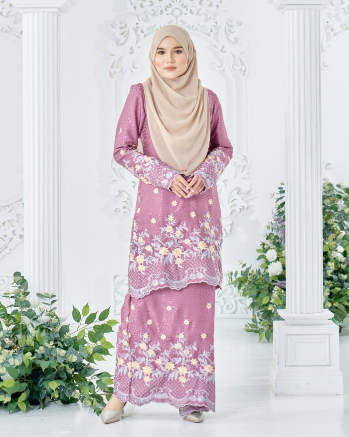 Baju Kurung Sulam Mahsuri - Kekwa Antique Mauve - Image 3