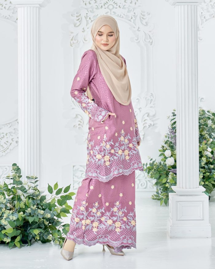 Baju Kurung Sulam Mahsuri - Kekwa Antique Mauve - Image 2