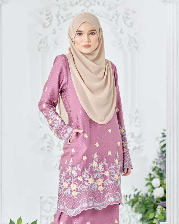 Baju Kurung Sulam Mahsuri - Kekwa Antique Mauve - Image 5