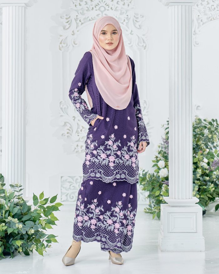 Baju Kurung Sulam Mahsuri - Kekwa Eggplant