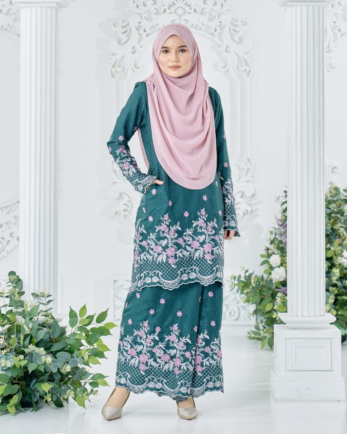 Baju Kurung Sulam Mahsuri - Kekwa Emerald Green - Image 2