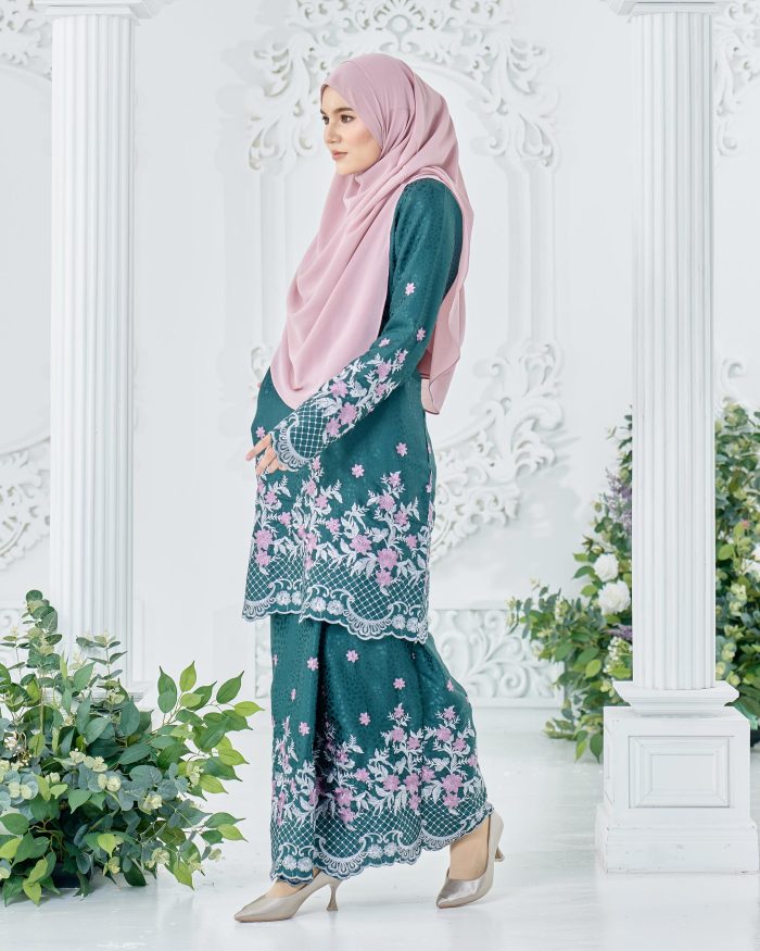 Baju Kurung Sulam Mahsuri - Kekwa Emerald Green