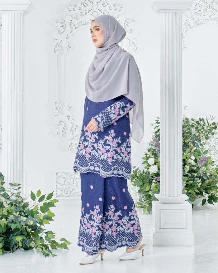 Baju Kurung Sulam Mahsuri - Kekwa Navy Blue