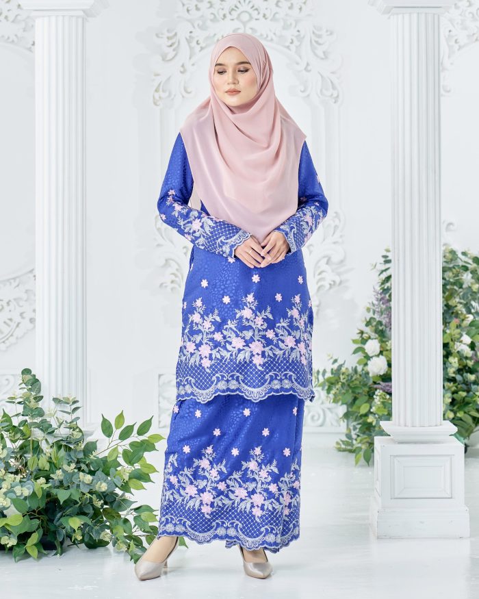 Baju Kurung Sulam Mahsuri - Kekwa Royal Blue - Image 3