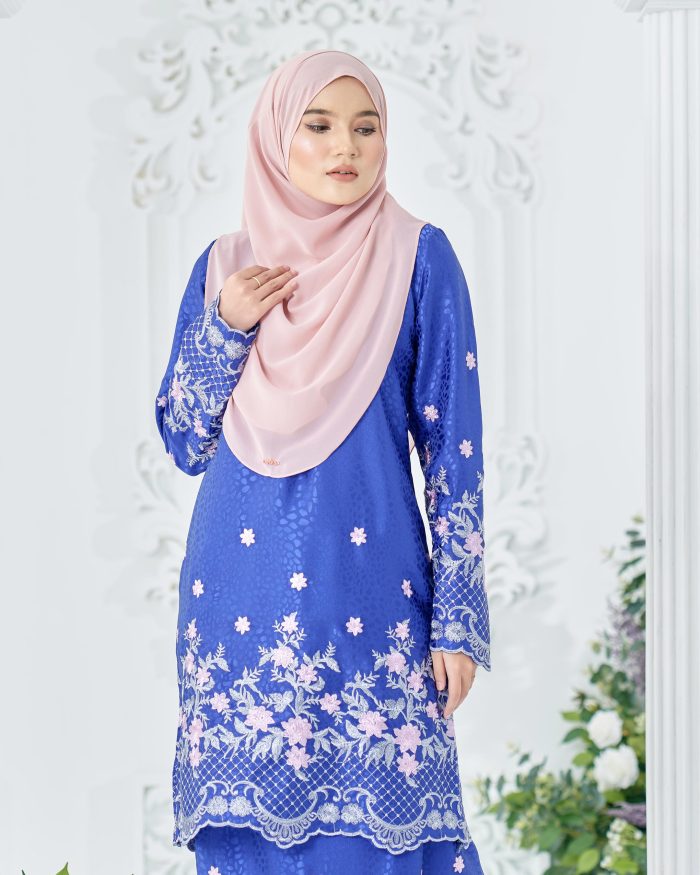 Baju Kurung Sulam Mahsuri - Kekwa Royal Blue - Image 4