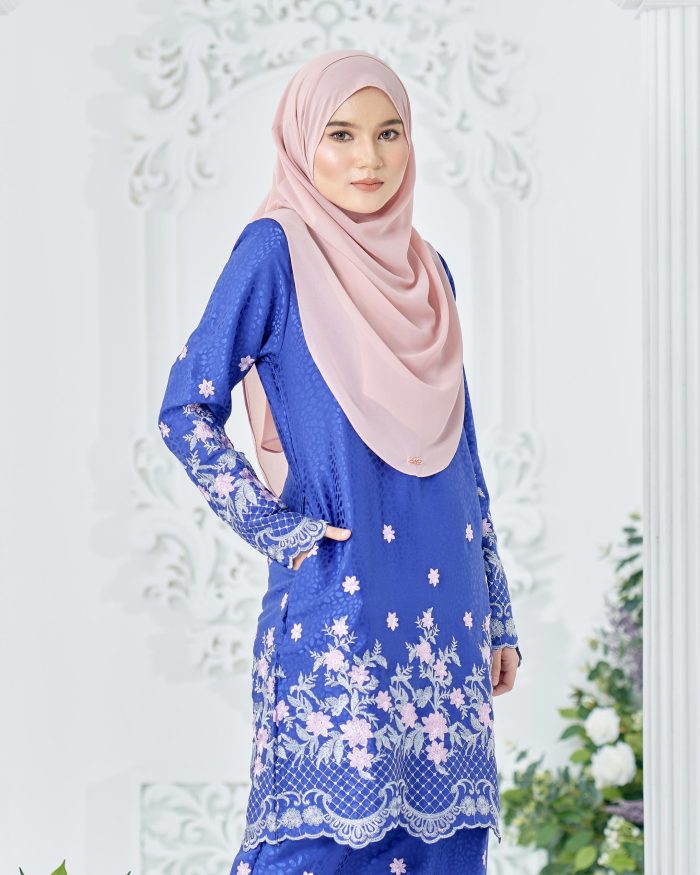 Baju Kurung Sulam Mahsuri - Kekwa Royal Blue - Image 5