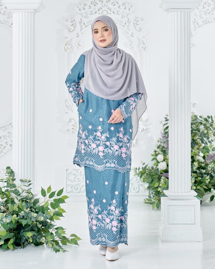 Baju Kurung Sulam Mahsuri - Kekwa Turquoise - Image 3