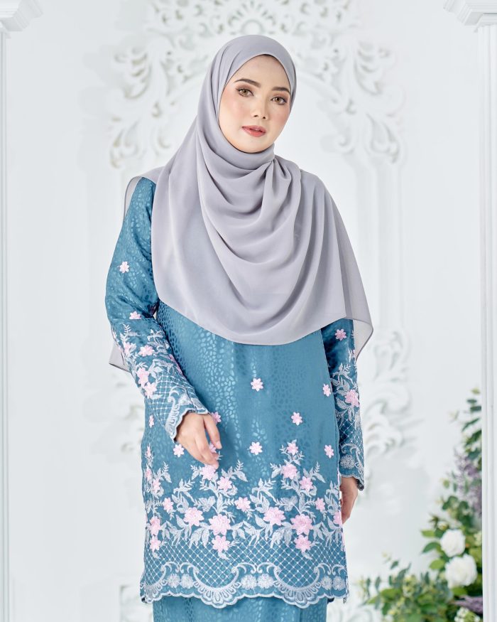 Baju Kurung Sulam Mahsuri - Kekwa Turquoise - Image 4