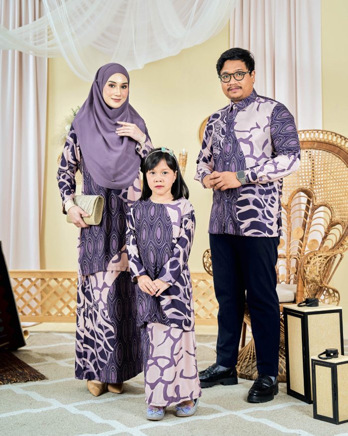 Baju Kurung Moden Batik Sultanah Kids 9.0 - Pawana Blueberry - Image 4