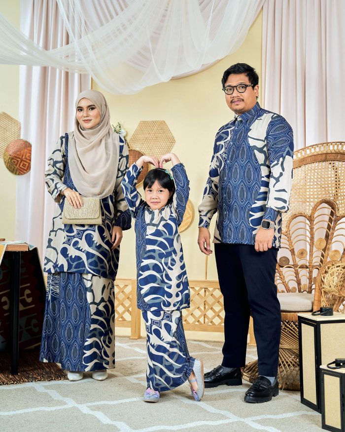 Baju Kurung Moden Batik Sultanah Kids 9.0 - Pawana Denim Blue - Image 4