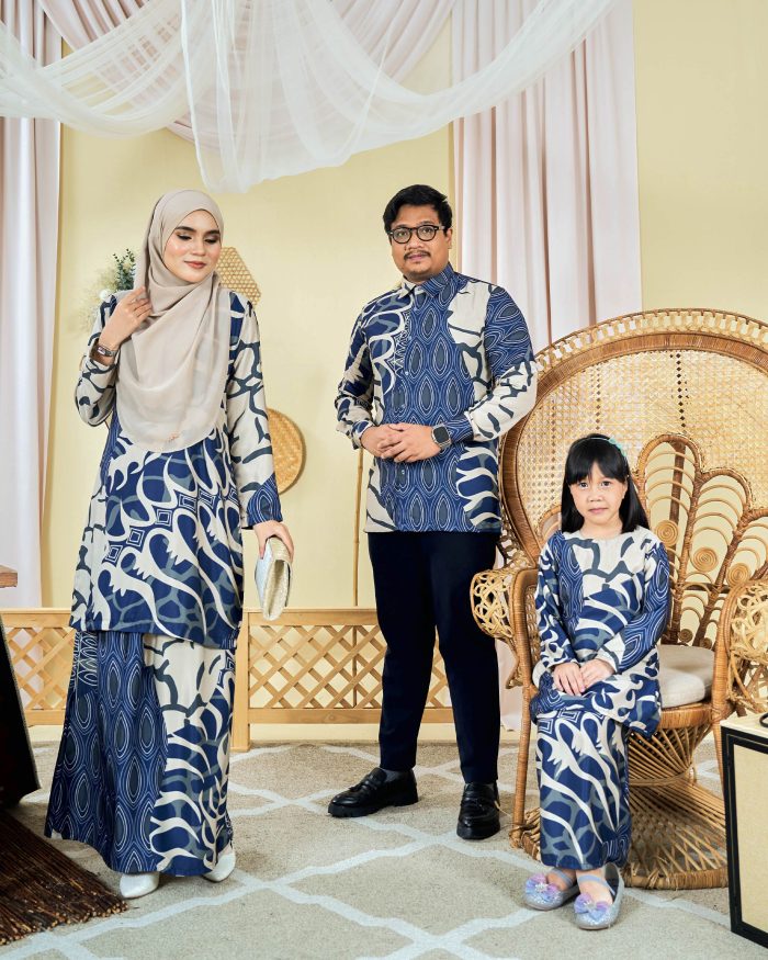 Baju Kurung Moden Batik Sultanah 9.0 - Pawana Denim Blue - Image 4