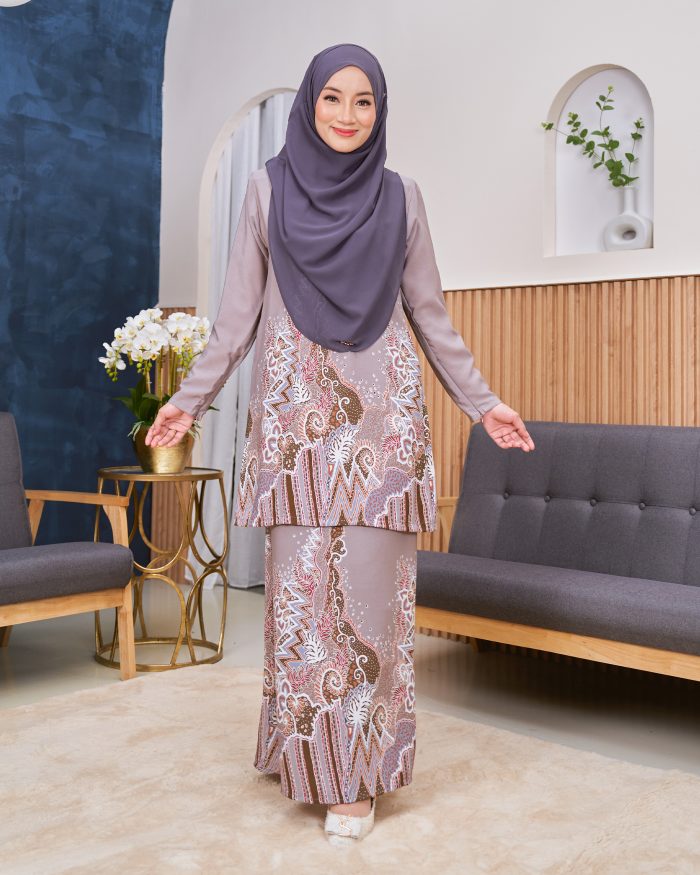 Baju Kurung Moden Batik Sultanah - Sekar Harbor Grey - Image 3