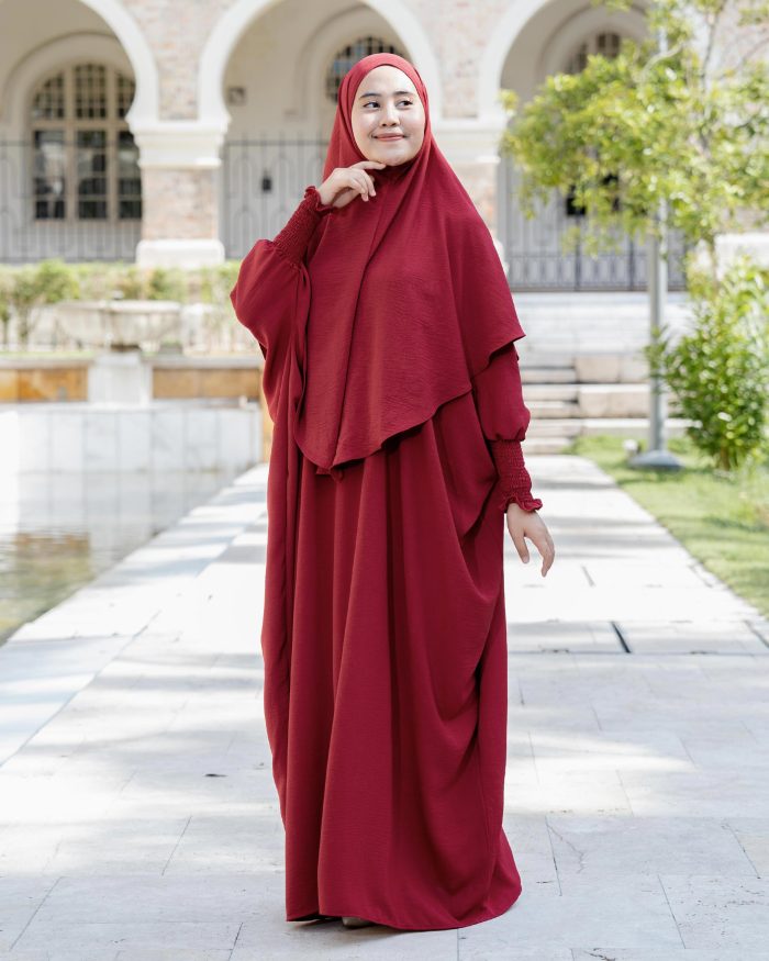 Abaya Kaftan Reyfa Dan Khimar Reyfa - Scarlet Maroon - Image 2