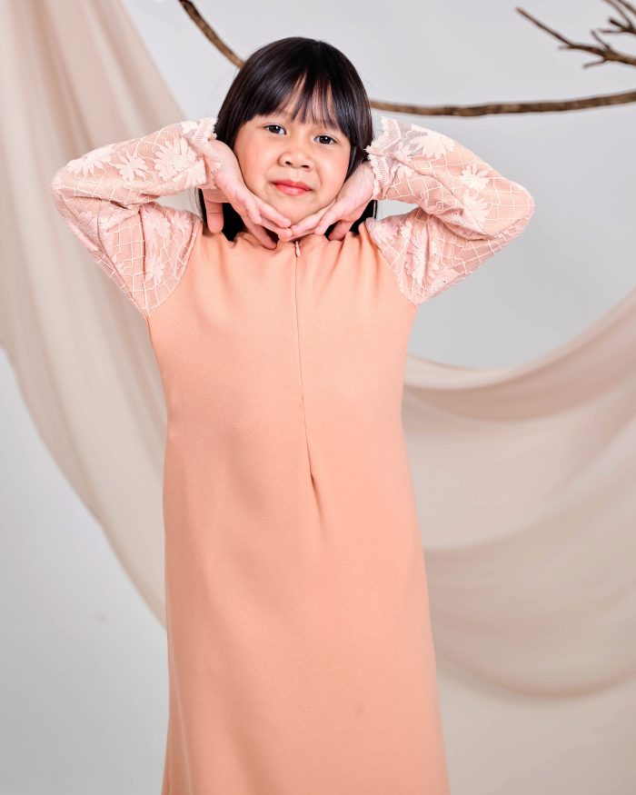 Abaya Lace Suhana Kids - Salmon Blush - Image 4