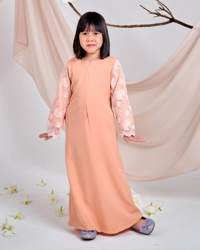 Abaya Lace Suhana Kids - Salmon Blush - Image 2