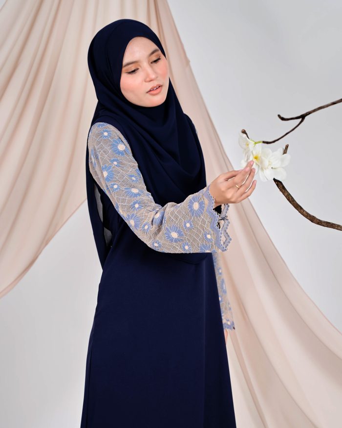 Abaya Lace Suhana - Navy Blue - Image 5