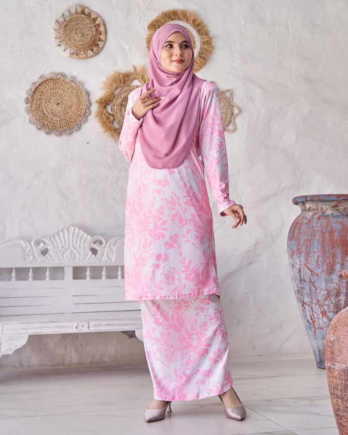 Baju Kurung Pahang Laura Printed 9.0 - Allyssum Pink - Image 2