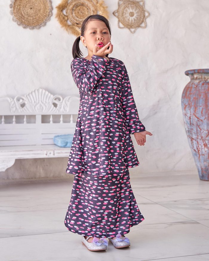 Baju Kurung Pahang Laura Printed Kids 9.0 - Black Dots - Image 3