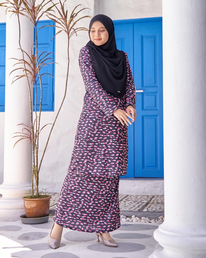 Baju Kurung Pahang Laura Printed 9.0 - Black Dots