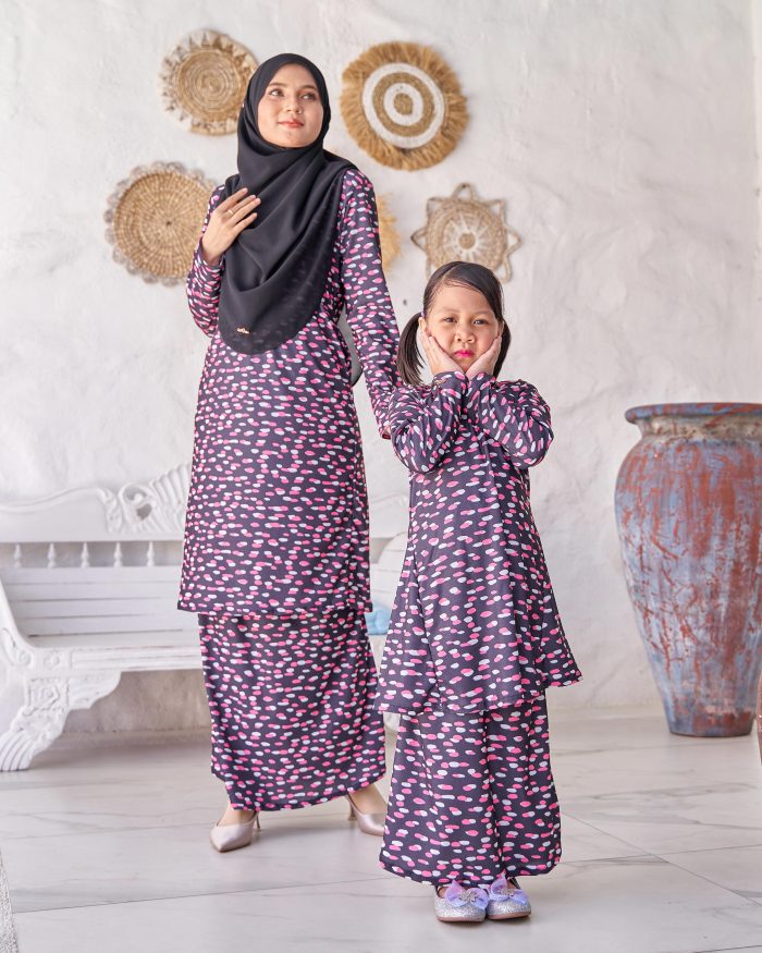 Baju Kurung Pahang Laura Printed Kids 9.0 - Black Dots - Image 4