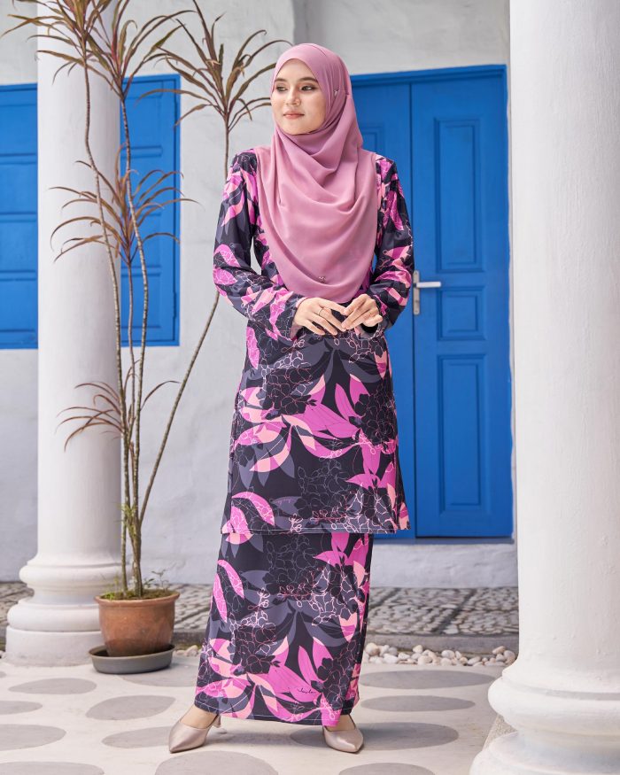 Baju Kurung Pahang Laura Printed 9.0 - Blackpink Scarlet - Image 2