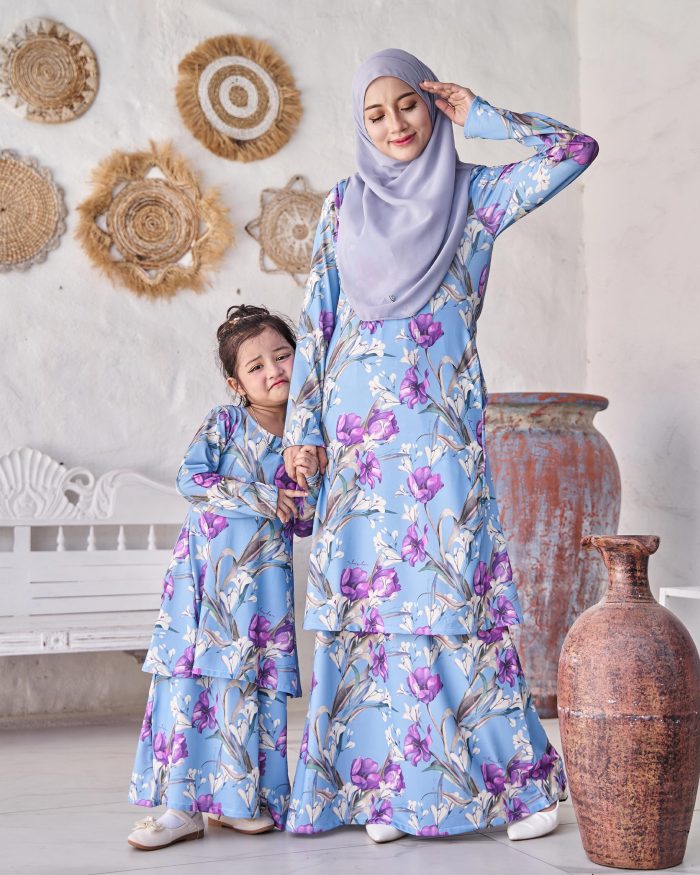 Baju Kurung Pahang Laura Printed Kids 9.0 - Cerulean Tulips - Image 4