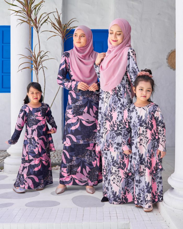 Baju Kurung Pahang Laura Printed Kids 9.0 - Blackpink Scarlet - Image 4