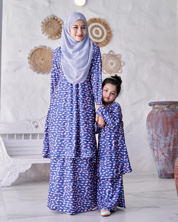 Baju Kurung Pahang Laura Printed 9.0 - Denim Dots - Image 4