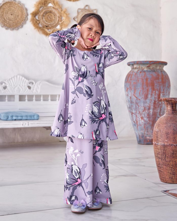 Baju Kurung Pahang Laura Printed Kids 9.0 - Iris Lobelia - Image 3