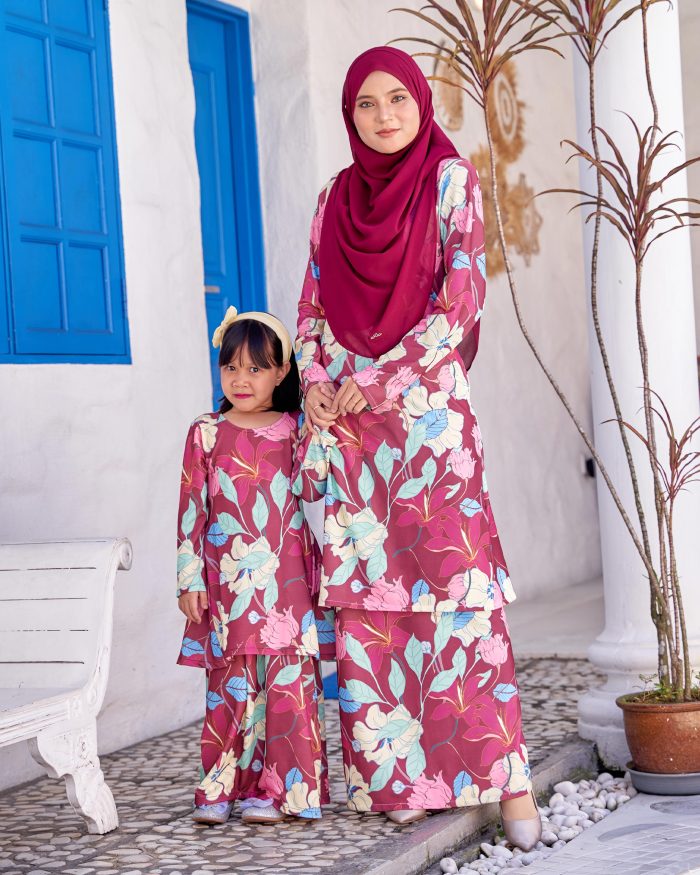 Baju Kurung Pahang Laura Printed 9.0 - Maroon Jasmine - Image 5