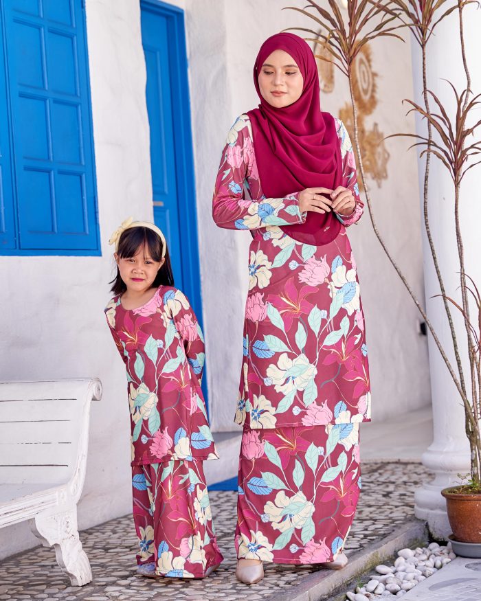 Baju Kurung Pahang Laura Printed Kids 9.0 - Maroon Jasmine - Image 4