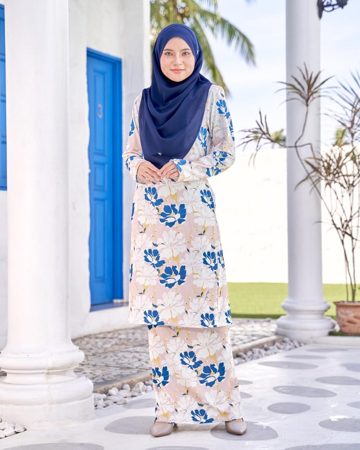 Baju Kurung Pahang Laura Printed 9.0 - Milkycream Canna - Image 3