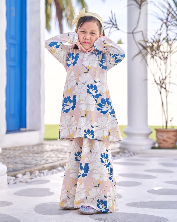 Baju Kurung Pahang Laura Printed Kids 9.0 - Milkycream Canna - Image 2