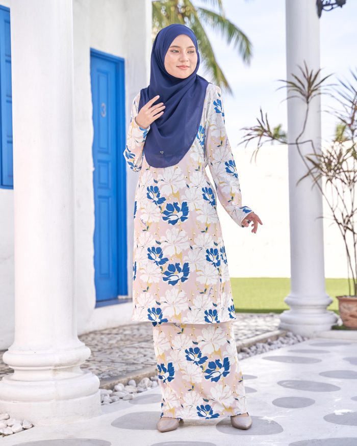 Baju Kurung Pahang Laura Printed 9.0 - Milkycream Canna - Image 2