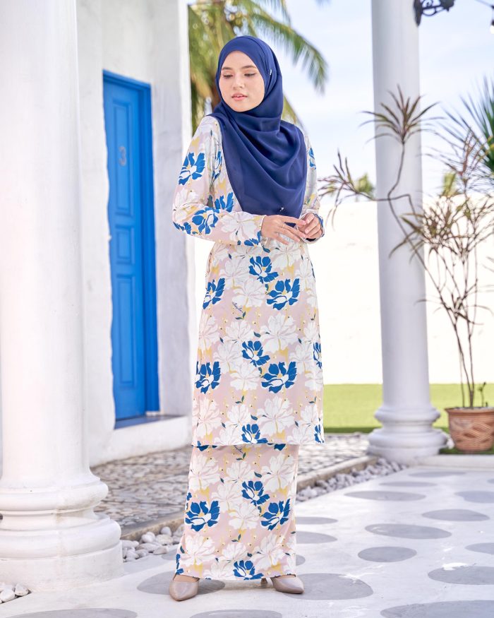 Baju Kurung Pahang Laura Printed 9.0 - Milkycream Canna