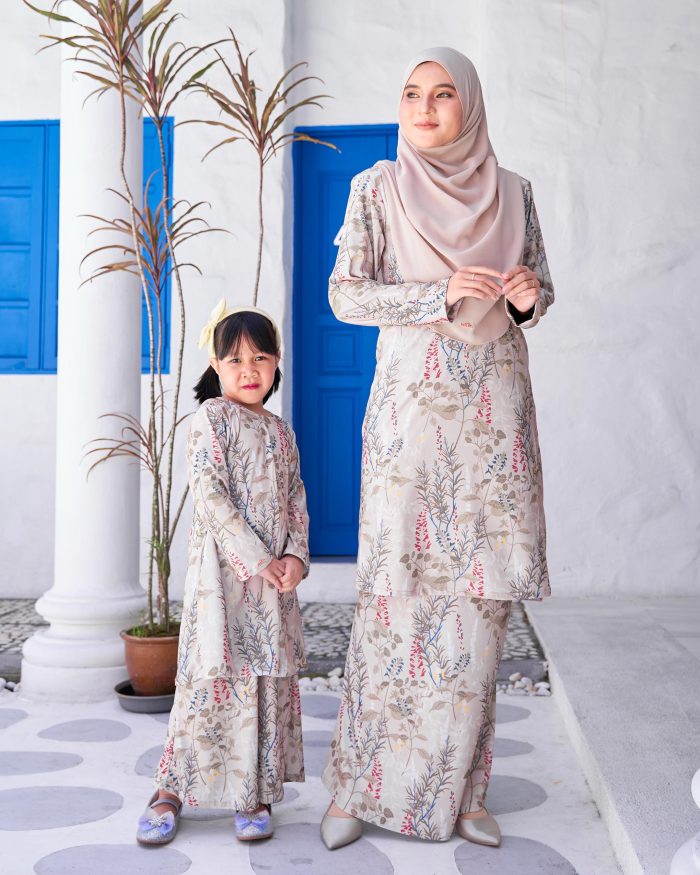 Baju Kurung Pahang Laura Printed Kids 9.0 - Moss Laurel - Image 4