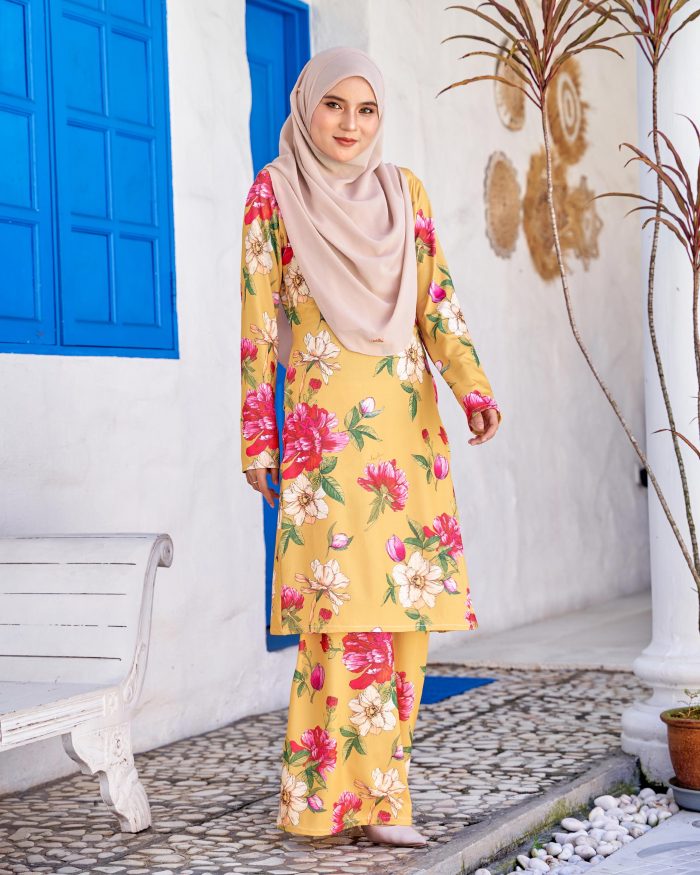 Baju Kurung Pahang Laura Printed 9.0 - Mustard Begonia - Image 2