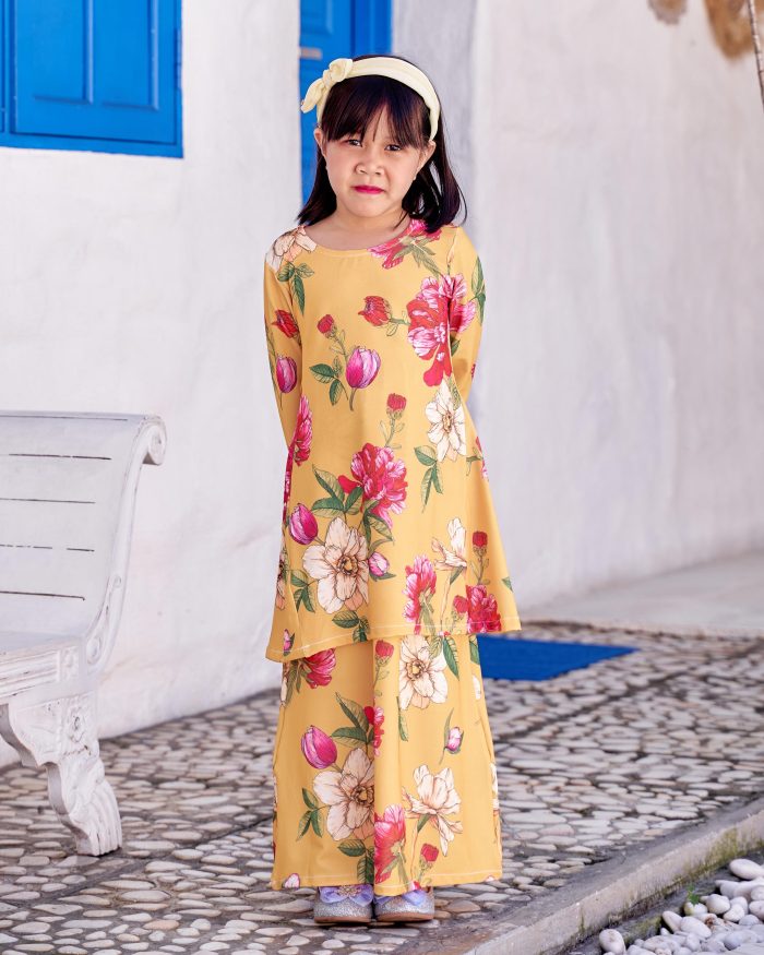 Baju Kurung Pahang Laura Printed Kids 9.0 - Mustard Begonia - Image 3