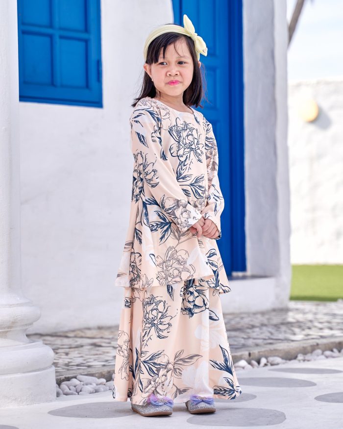 Baju Kurung Pahang Laura Printed Kids 9.0 - Peach Malva - Image 3