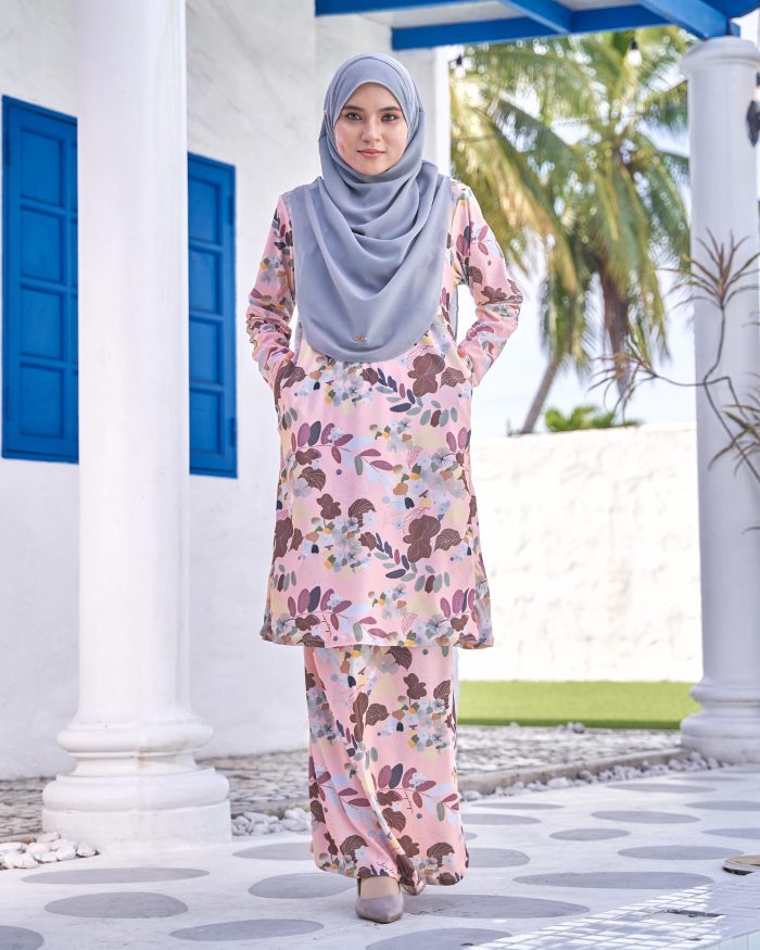 Baju Kurung Pahang Laura Printed 9.0 - Peach Orange - Image 3