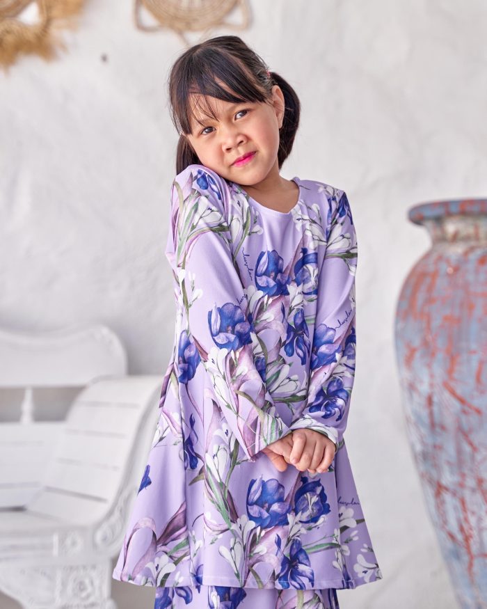 Baju Kurung Pahang Laura Printed Kids 9.0 - Periwinkle Tulips - Image 4