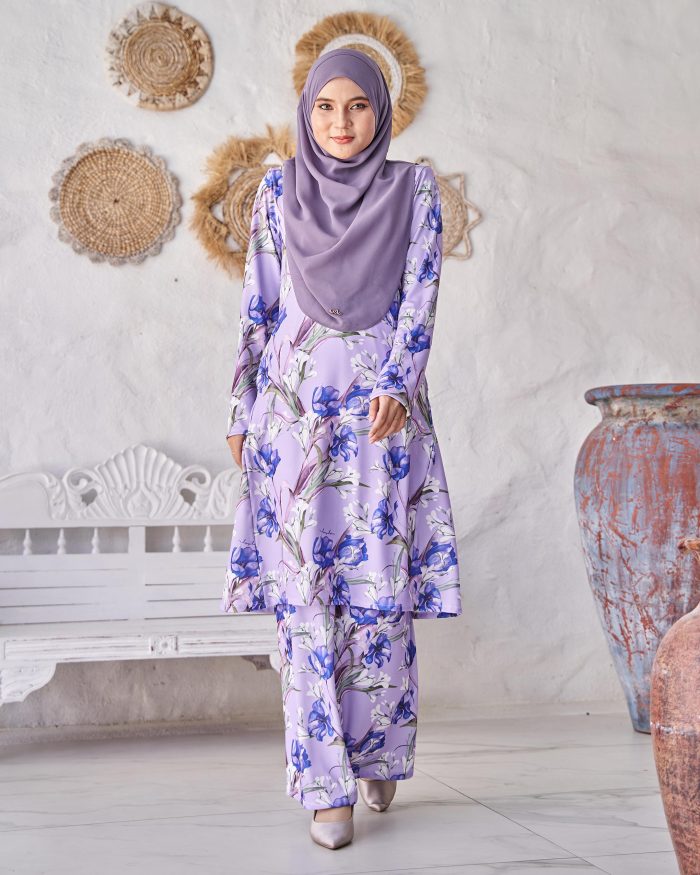 Baju Kurung Pahang Laura Printed 9.0 - Periwinkle Tulips - Image 2