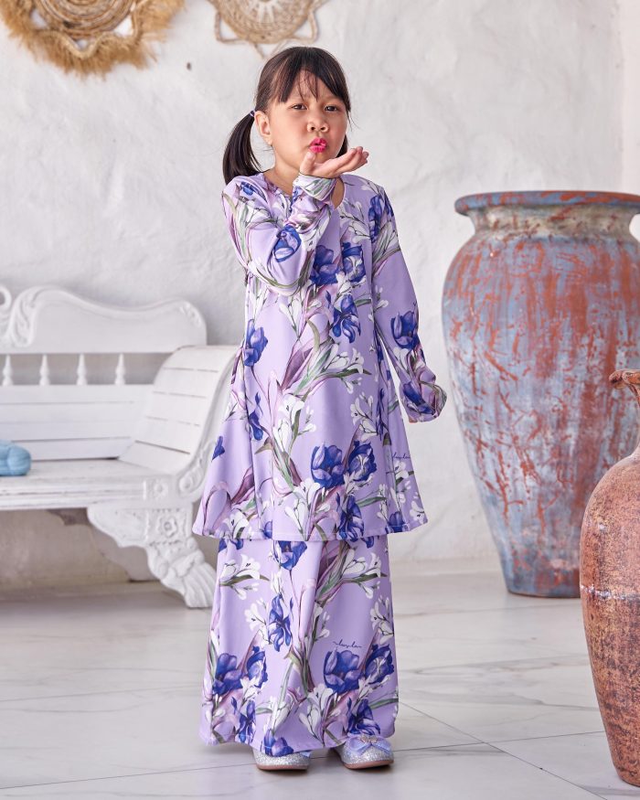 Baju Kurung Pahang Laura Printed Kids 9.0 - Periwinkle Tulips - Image 2