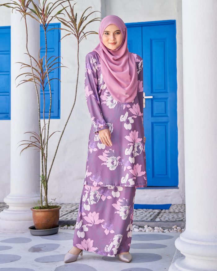 Baju Kurung Pahang Laura Printed 9.0 - Petunia Plum - Image 2