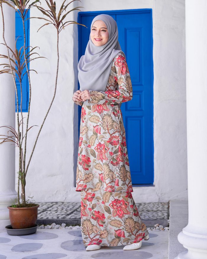 Baju Kurung Pahang Laura Printed 9.0 - Pewter Bauhinia