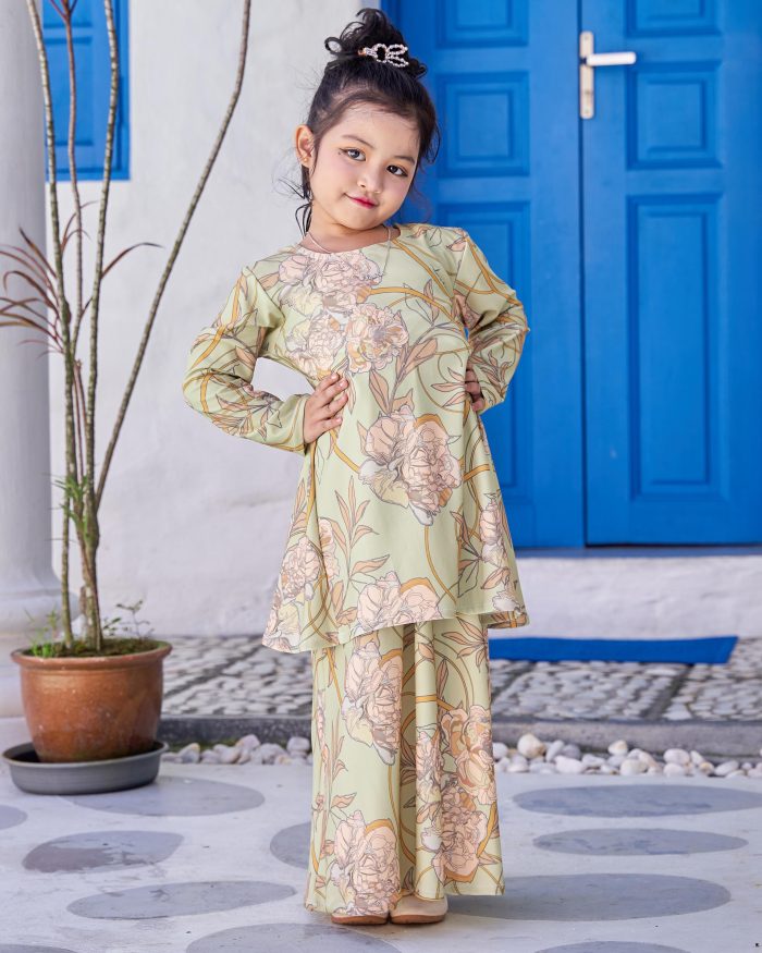 Baju Kurung Pahang Laura Printed Kids 9.0 - Royal Dahlia - Image 2
