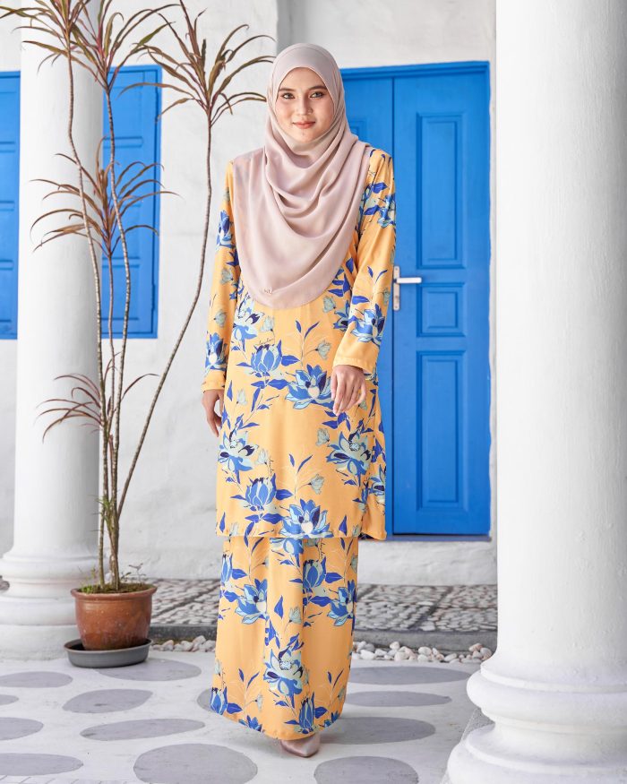 Baju Kurung Pahang Laura Printed 9.0 - Sacred Tuscan - Image 2