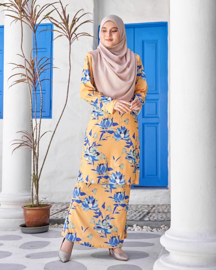 Baju Kurung Pahang Laura Printed 9.0 - Sacred Tuscan - Image 3