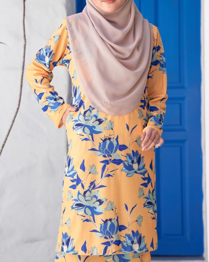 Baju Kurung Pahang Laura Printed 9.0 - Sacred Tuscan - Image 4